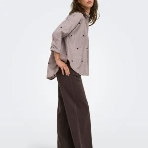 Camisa bordada ONLY ONLNEW LINA GRACE en marrón