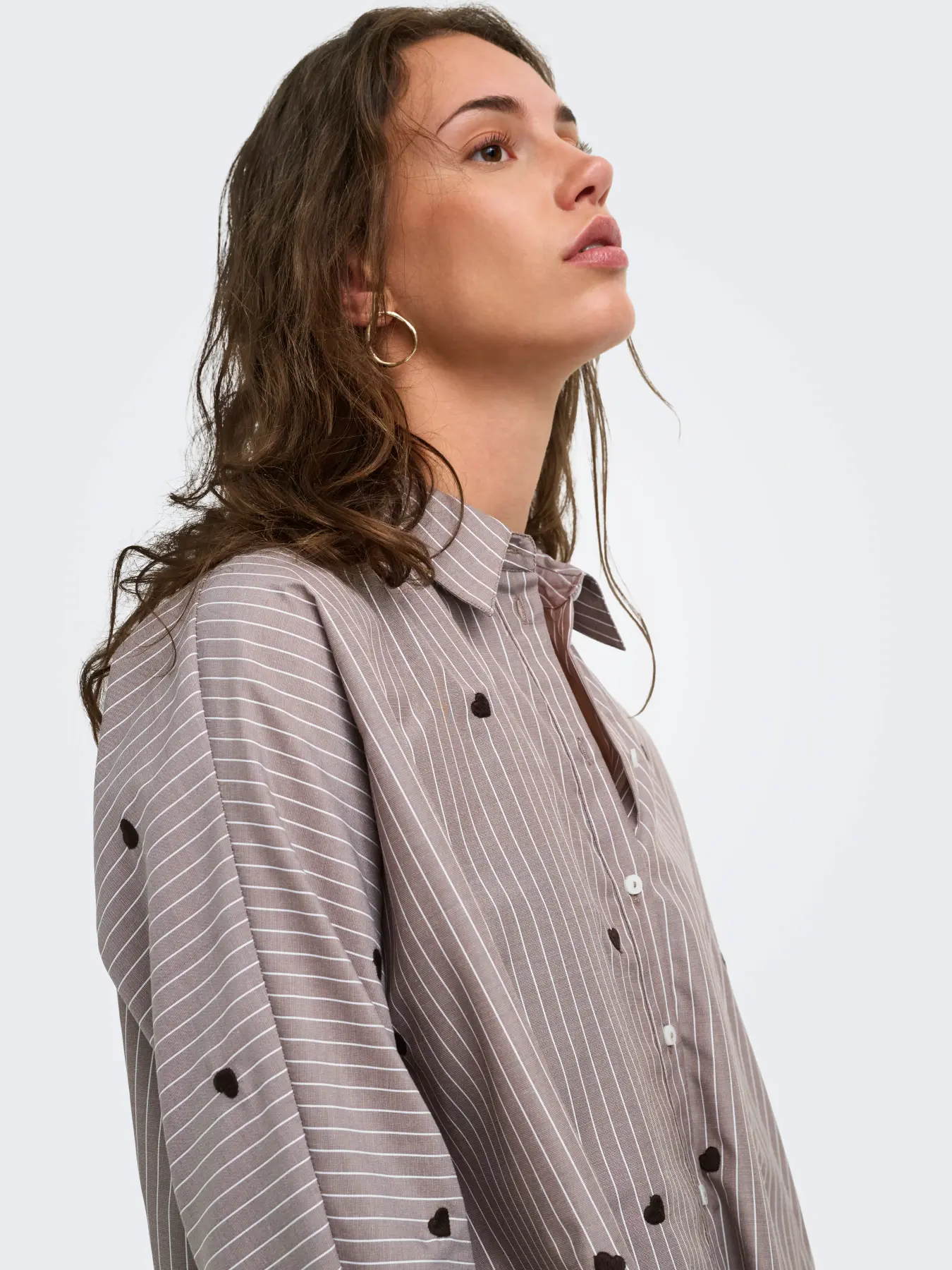 Camisa bordada ONLY ONLNEW LINA GRACE en marrón - Imagen 8