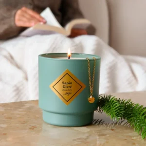 vela perfumada con joya Sapin Givré – My Jolie Candle